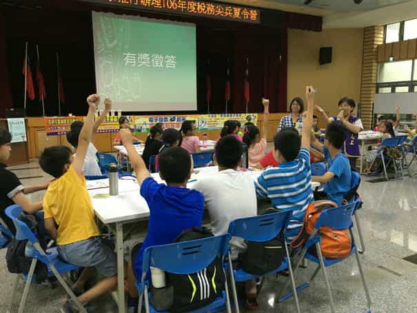 新竹市政府政風處廉政志工協助辦理「稅務尖兵夏令營租稅宣導活動」活動照片