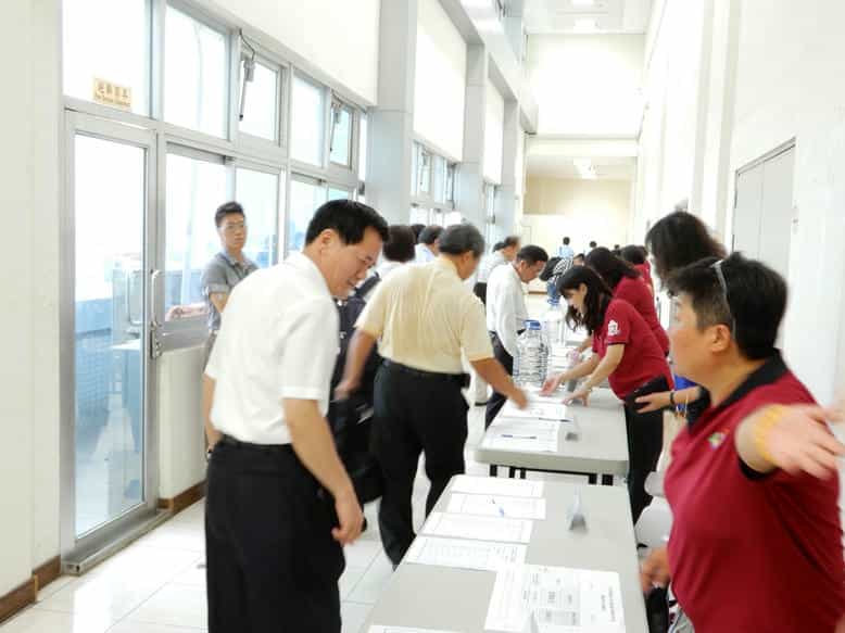 嘉義市政府政風處廉政志工支援106年度全國政風人員南區座談會嘉市府與法務部廉政署合辦106年度全國政風人員南區座談會-廉政志工協助350位政風人員簽到程序