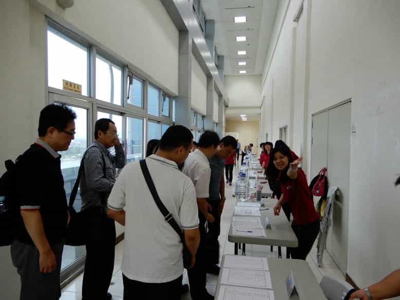 嘉義市政府政風處廉政志工支援106年度全國政風人員南區座談會嘉市府與法務部廉政署合辦106年度全國政風人員南區座談會-廉政志工協助350位政風人員簽到程序