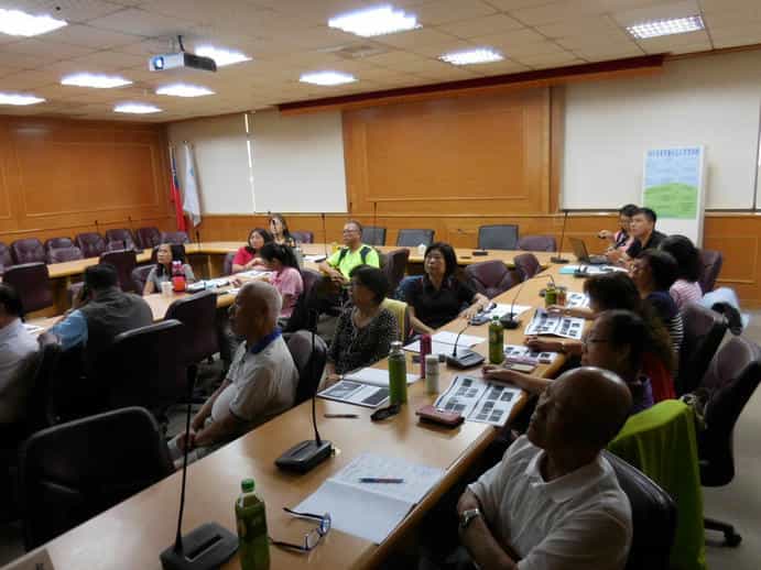 臺東縣政府政風處106年廉政志工專業訓練全民督工-道路巡視法令及實務介紹-臺東縣政府建設處<br />
土木科-楊志隆科長授課<br />
<br />
