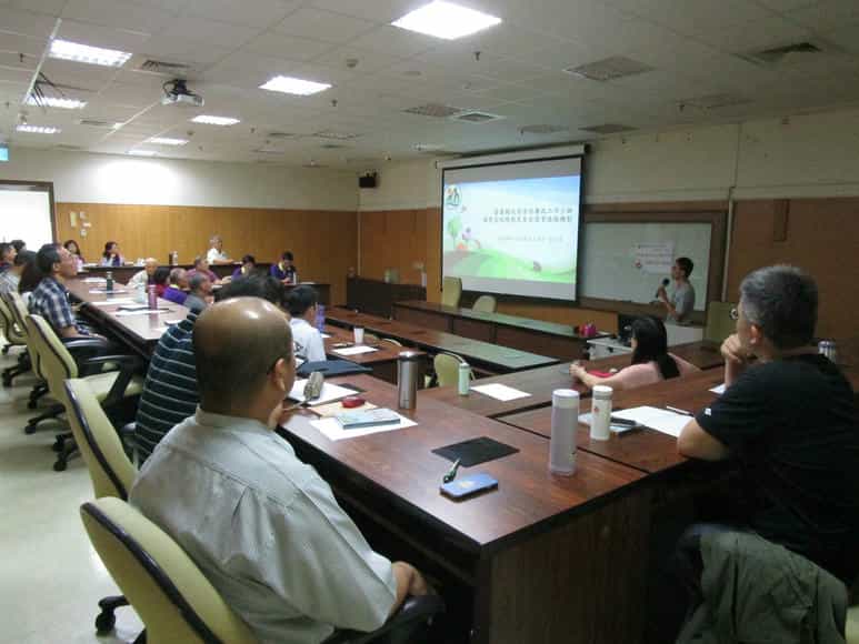 嘉義縣政府政風處舉辦106年度第1次廉政志工專業訓練食品安全通報SOP授課情形