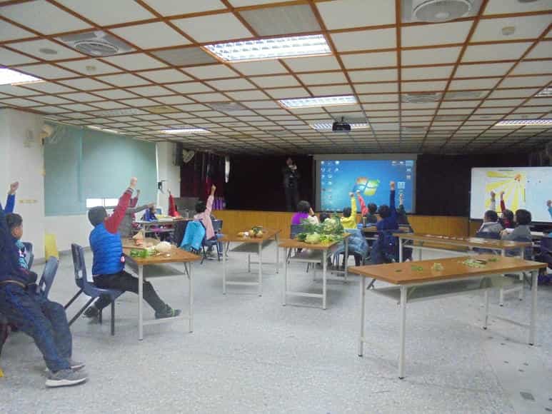 雲林縣政府政風處廉政志工協助辦理「2018食安小當家—廉能體驗活動」廉能有獎徵答反應熱烈