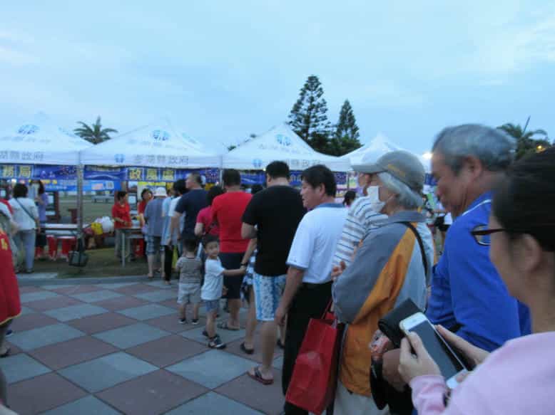 澎湖縣政府政風處廉政志工協助辦理「2018澎湖國際海上花火節」廉政宣導活動