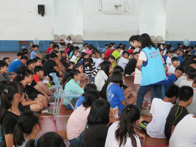 澎湖縣政府廉政志工戲說廉政，政風處馬公國中校園開演