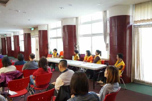 花蓮縣政府政風處廉政志工協助辦理107年度「公務機密及機關安全維護講習」廉政志工於會中聆聽講師講授專業內容