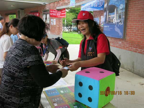 新竹縣政府政風處廉政志工協助辦理107年「反貪反賄勇拒毒．安全家園GO GO GO」廉政宣導