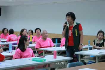 臺南市政府政風處舉辦廉政志(義)工107年專業教育訓練 ，活動圓滿結束。腦力激盪的方式，讓志工以小組討論自由創作後做發表分享