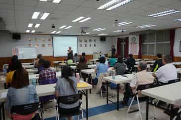 花蓮縣政府政風處舉辦107年廉政志工專業訓練暨聯繫會報本處廖處長錦旌與廉政志工進行志工聯繫會報暨反賄選宣講情形