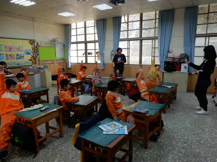 新竹縣政府政風處廉政志工協助辦理108年「廉政校園深耕」法治公民教育課程校園宣導