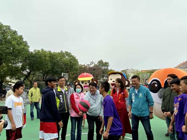 屏東縣政府廉政志工參加阿猴城第14屆縣長盃3對3街頭籃球鬥牛賽辦理反貪宣導