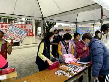 屏東縣政府廉政志工參加阿猴城第14屆縣長盃3對3街頭籃球鬥牛賽辦理反貪宣導