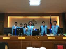 清明司法 親民司法 廉潔家園 誠信社會 金門地方法院廉政志工訓練志工訓練課程-體驗法庭2