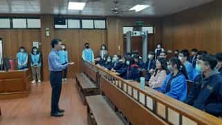 清明司法 親民司法 廉潔家園 誠信社會 金門地方法院廉政志工訓練志工訓練課程-體驗法庭3