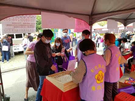 彰化縣政府政風處廉政志工參與辦理109年就業博覽會-南郭國小場廉政宣導活動廉政志工廉政宣導情形