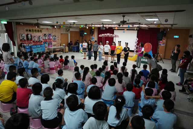 嘉市廉政行動劇:不能收的禮物不要收 上台一鞠躬