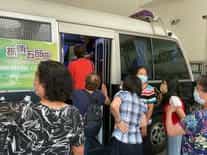 屏東地檢署開啟司法大門，廉政志工參訪取經臺灣屏東地方檢察署法警長帶領廉政志工實地參觀警備車內部設備