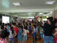 退輔會高雄榮總結合高雄榮服處舉辦109年「校園誠信廉潔教育～廉政志工說故事列車」活動榮華幼兒園小朋友熱情參與「不貪心」體操帶動跳