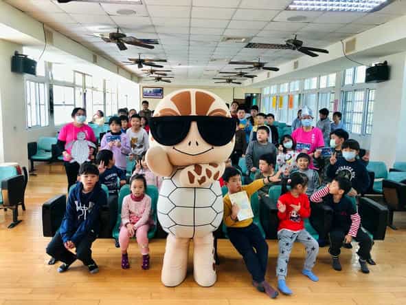 校園扎根廉潔誠信 海龜逆襲公開透明土庫國小廉政繪本宣導合照