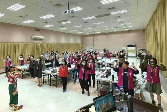 不只是廉政！聽「小海龜的逆襲」學海洋保育與誠信楊主任帶領一起大跳「海龜舞」