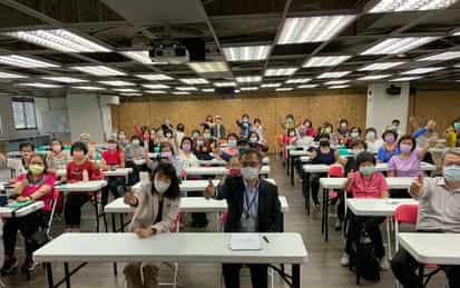 臺北市政府政風處辦理 「111年度廉政志願服務聯繫會報暨業務團體座談會」臺北市政府政風處林炤宏處長與廉政志工合影。