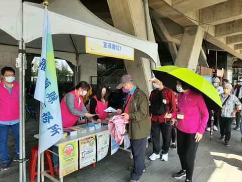宜蘭縣政府政風處廉政志工協助辦理「希望誠信、幸福地政」反賄選宣導活動民眾踴躍參與宣導活動