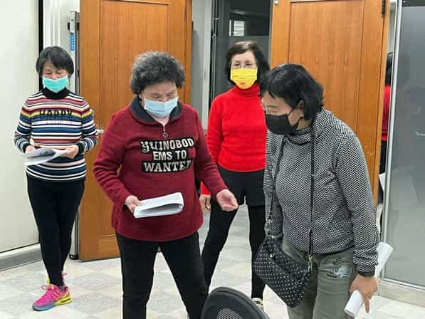 廉政志工排演「新龜兔賽跑」廉政戲劇之心路歷程各小隊廉政志工觀摩學習草屯小隊之廉政戲劇排演