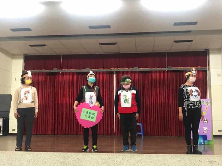 廉政志工排演「新龜兔賽跑」廉政戲劇之心路歷程草屯小隊廉政志工於草屯鎮公所大禮堂進行廉政戲劇排演1