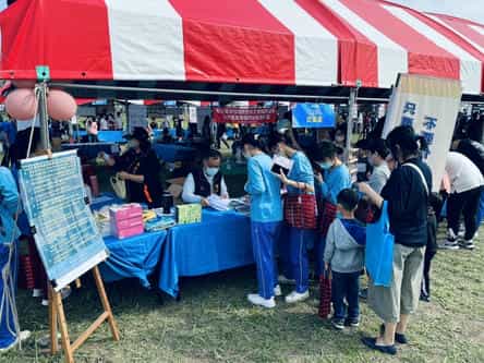 雲林縣政府政風處廉政志工協助辦理「國中技藝教育競賽頒獎及成果發表暨大專院校/高中職教育博覽會」廉政反賄選宣導活動