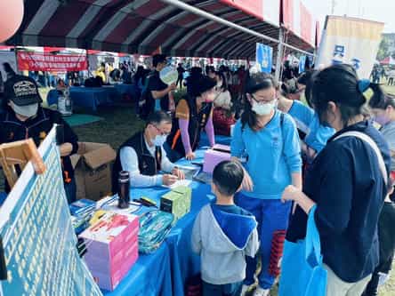 雲林縣政府政風處廉政志工協助辦理「國中技藝教育競賽頒獎及成果發表暨大專院校/高中職教育博覽會」廉政反賄選宣導活動