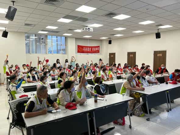 臺北市政府政風處與臺灣臺北地方檢察署共同辦理「111年度廉政志工交流參訪活動」反賄選宣導有獎徵答