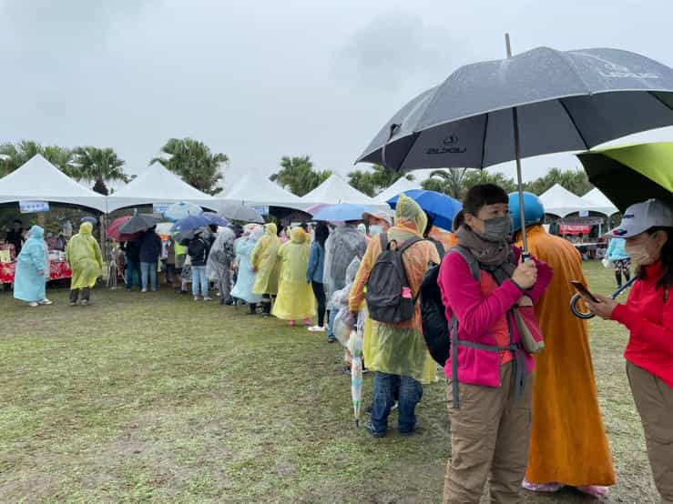 花縣府政風處．2023愛戀花蓮元旦健走反貪宣導兔躍新程迎好運本處提供精巧實用性宣導品深得民眾喜愛，為本次健走活動熱門搶手之攤位。