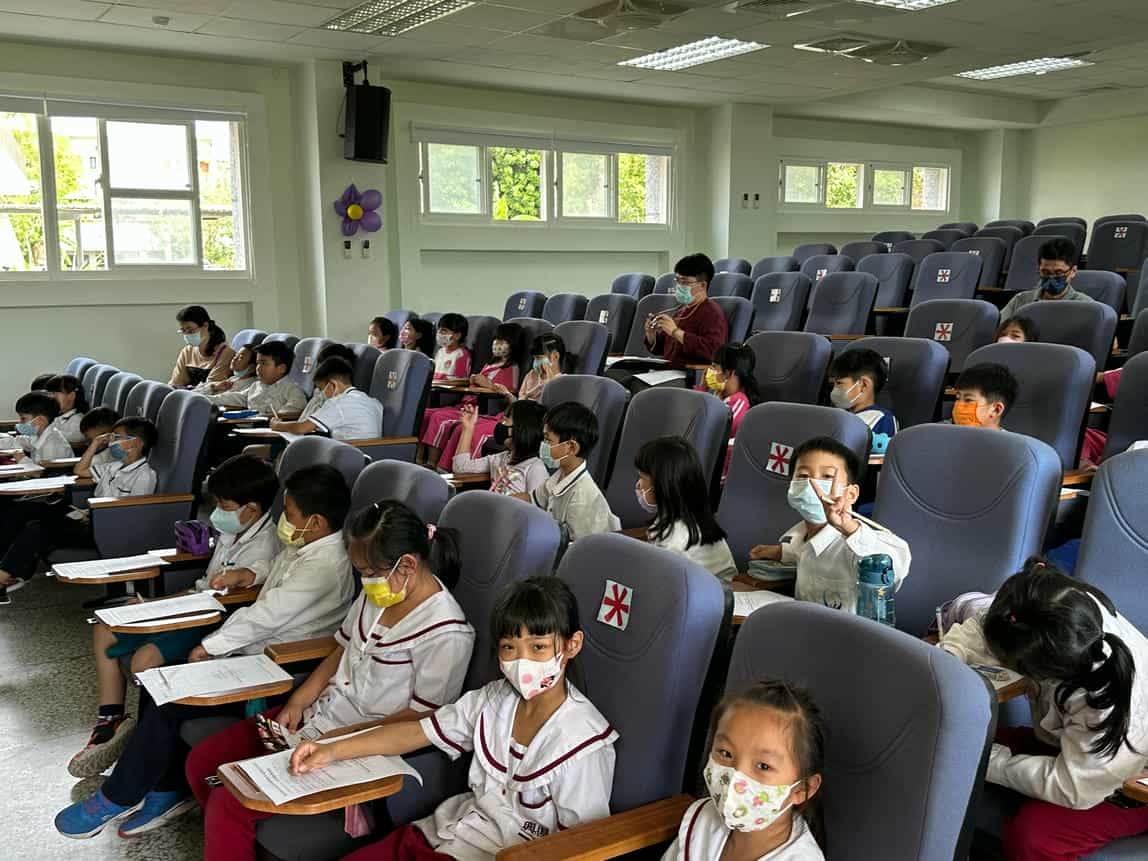 廉潔教育向下扎根，廉政志工隊前進校園說廉潔教育故事臺東縣臺東市復興國民小學學生