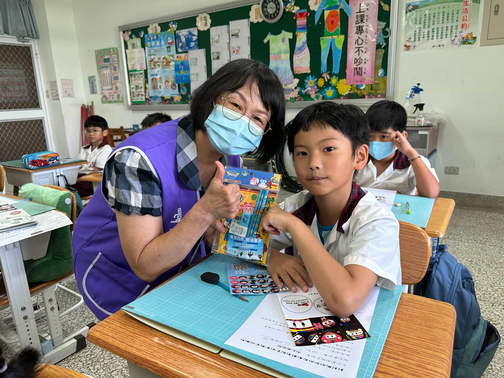 臺東縣政府廉政志工隊5月前進校園宣講廉潔教育故事112年5月25日廉政志工與臺東縣臺東市馬蘭國民小學學生有獎徵答