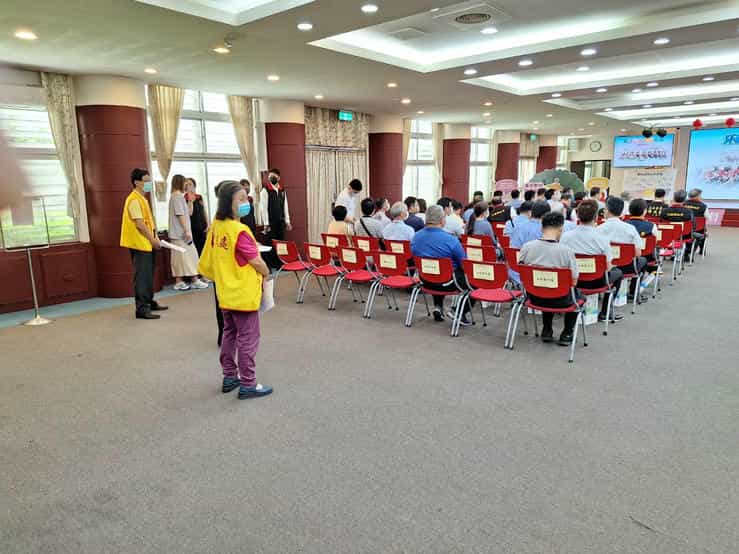 「府鄉牽手．廉能永續」廉政署與花蓮縣政府及公所攜手廉政志工齊心宣示反貪決心廉政志工擔任禮賓引導貴賓帶位