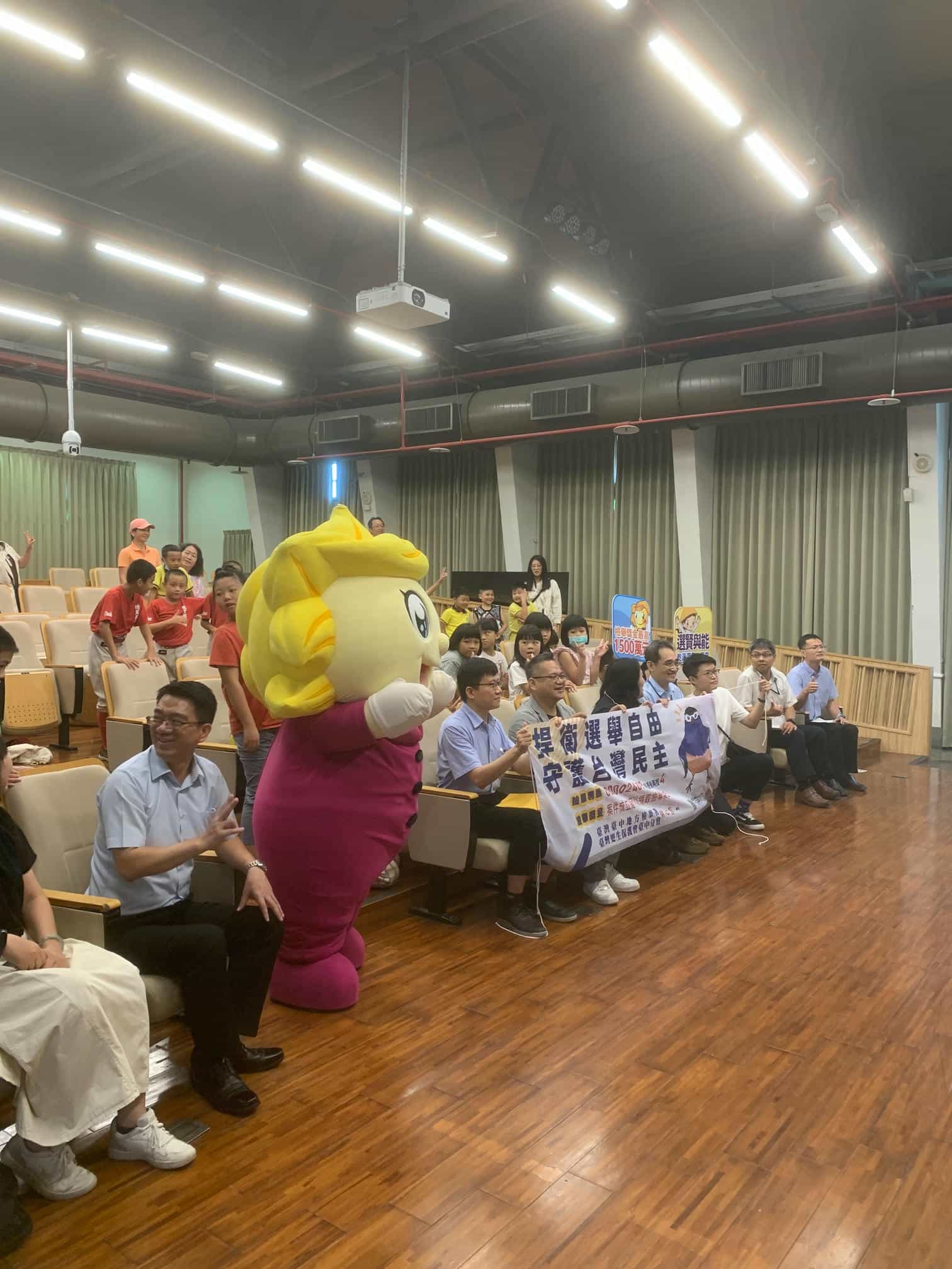 臺灣臺中地方法院政風室廉政志工配合辦理「誠長有我，廉潔一起」廉政反貪宣導活動活動現場