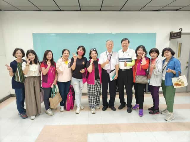 嘉義市政府廉政志工教育訓練圓滿結束 廉政倫理規範解讀讓志工收穫滿滿吳處長與嘉義市政府廉政志工隊合影