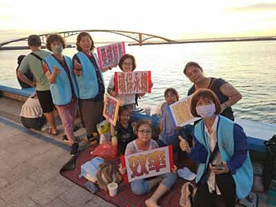 「2024澎湖國際海上花火節」閉幕場廉政志工反貪宣導有獎徵答，民眾反應熱烈