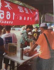 苗廉志工協辦沙雕藝術節廉政宣導活動志工與民眾宣導並解說宣導小遊戲