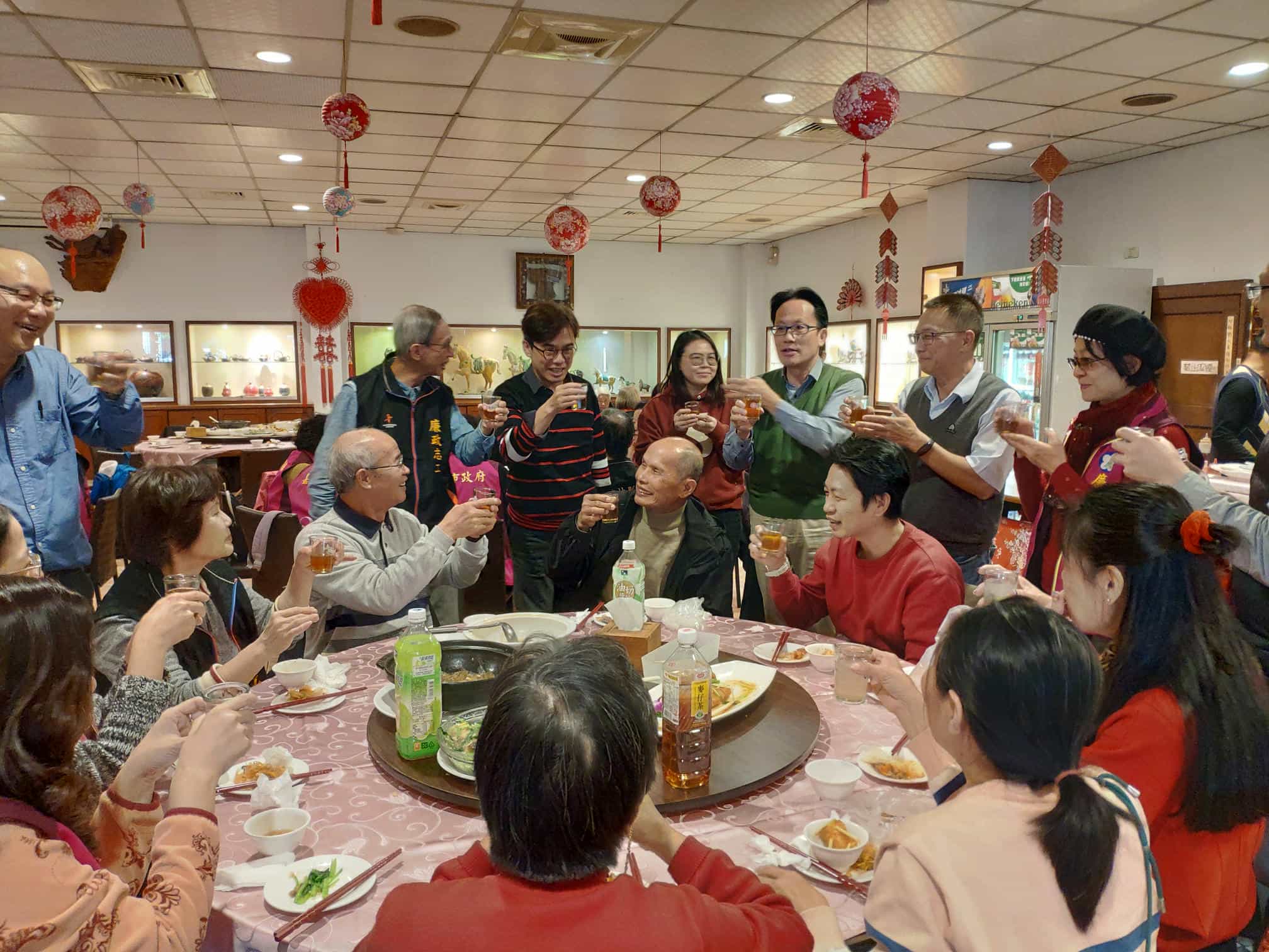 嘉義市廉政志工跨縣市交流，齊聚雲林拓展廉政服務品質中午一同享用美食進行交流
