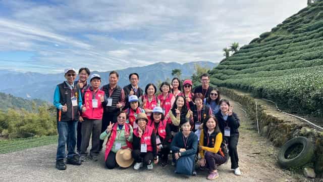 南投縣政府前往雲林辦理「廉政志工專業訓練暨跨區交流學習活動」共創廉潔友善環境南投縣政府前往雲林辦理「廉政志工專業訓練暨跨區交流學習活動」-茶園參訪