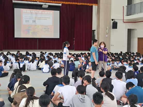 新竹市政府廉政志工隊深入校園，辦理114年上半年校園說故事宣導活動114年青草湖國小廉潔誠信巡迴宣導-廉政志工邀請學童發言