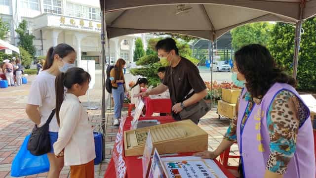 彰化廉政志工協助辦理「114年度中小學學生才藝社團展演活動」廉政宣導志工擺攤宣導-北斗區場次