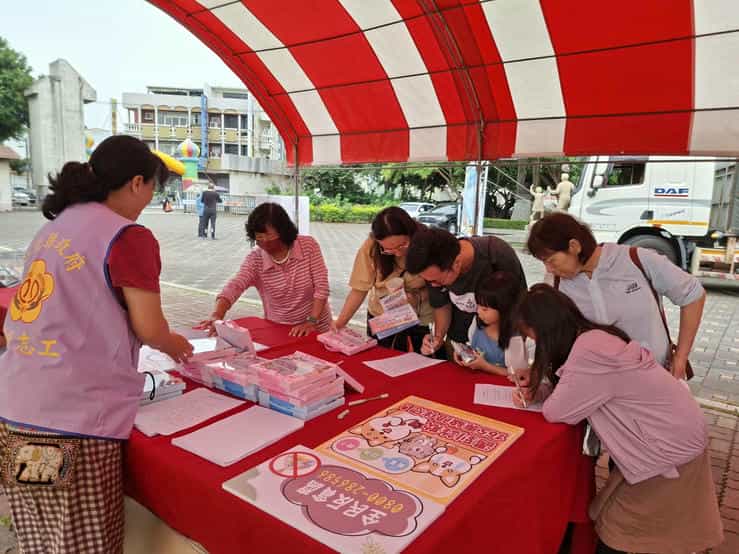 彰化廉政志工協助辦理「114年度中小學學生才藝社團展演活動」廉政宣導志工擺攤宣導-和美區場次