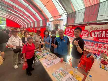 苗廉志工「2025造橋南瓜季」廉能宣導造橋鄉長到場支持。