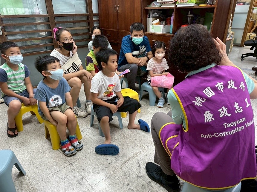 桃園市政府政風處攜手圖書館推動「Let’s Story 廉歡活動」大溪分館