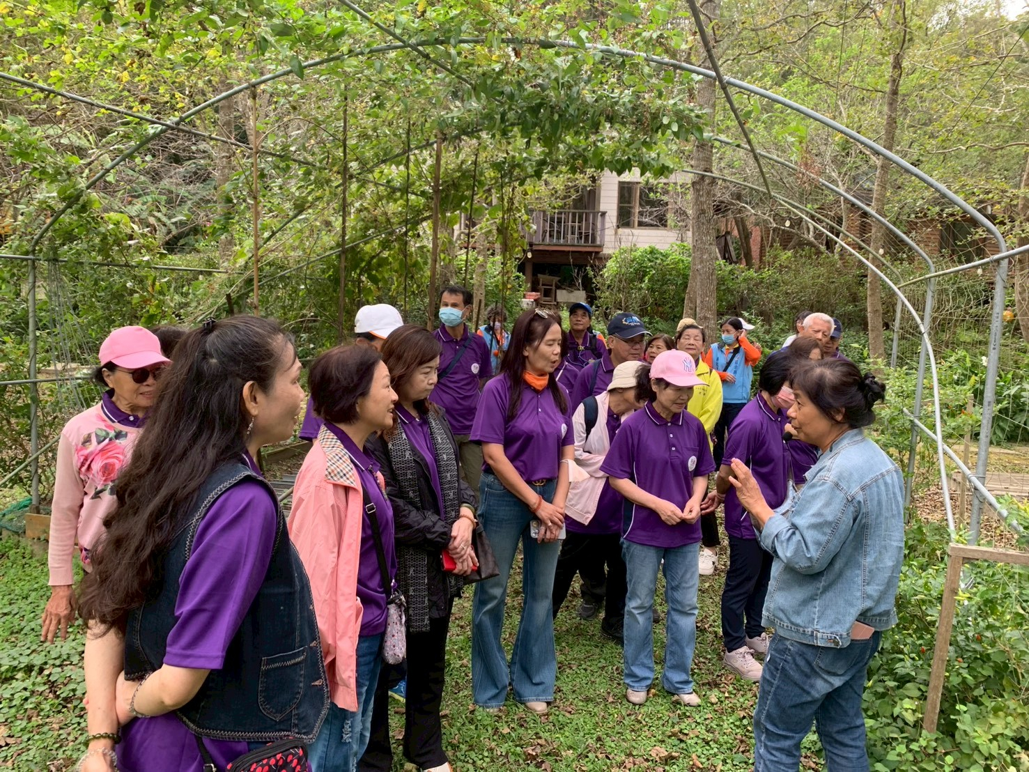 跨區相見歡！苗栗與彰化廉政志工分享交流新體驗園區導覽。