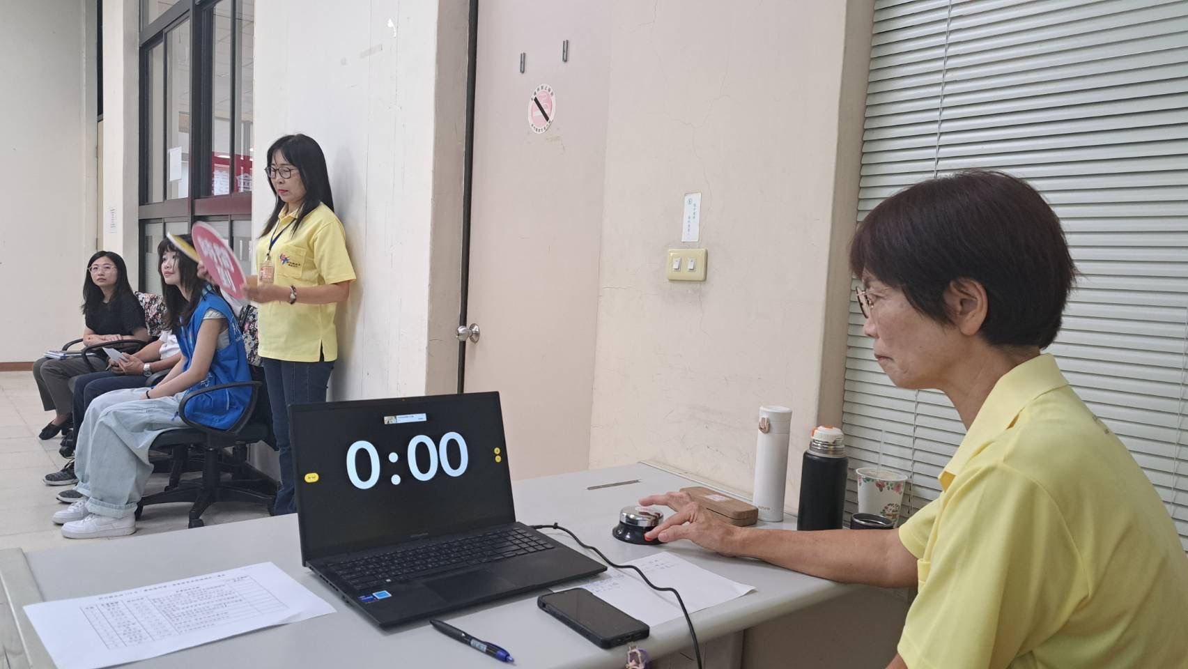 竹縣廉政志工參與複審會議　助力廉能透明獎公平公正廉政志工協助計時